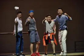 话剧《疯在继续》讲述青年梦想故事感动蓉城观众图片