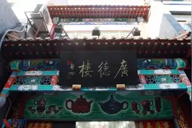 法律在陪郭德纲说相声？于谦你去哪了？图片