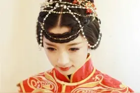 我不要韩式新娘发型了，我就要中式新娘盘发造型图片