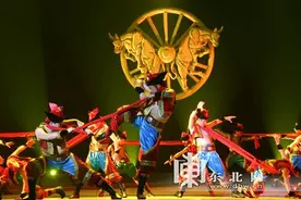 达斡尔民族歌舞表演亮相哈夏音乐会舞台图片
