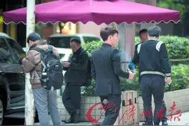 行街吸二手烟 市民喊顶唔顺图片