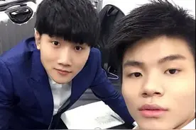 Gogoing西装上阵化身解说，小苍微博隔空露骨表白！图片
