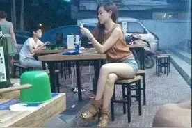 吃完晚饭后兄弟说，你先回吧，我想吃完宵夜再走图片