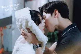 杨洋郑爽简直太苏了，所有的吻戏都在这里的吧，围观动图图片