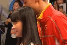 赴港奥运精英：林丹乒乓球扣杀李晓霞 张继科撩妹图片