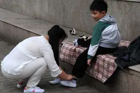 扬州六龄童练武术   妈妈全程陪练图片