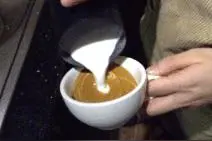咖啡拉花，玩的过瘾，看的舒服，喝的自在，动图帅爆图片