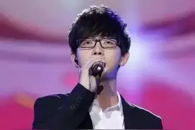 胡夏商演被主办方逼哭，反复重唱到凌晨？图片