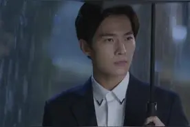 杨洋雨中接微微，男友力爆棚，气煞众人图片