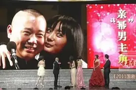 郭德纲还有多少绯闻鲜为人知？杨幂曾与其贴脸送吻图片