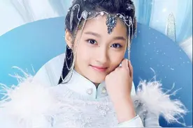 当天空城中的魔幻服装道具穿戴在自己身上的时候...图片