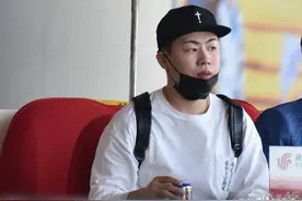 胡彦斌发福明显，网友：想想郑爽，你好意思那么胖吗？图片