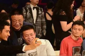 阿里巴巴高位增持新浪微博股份，马云为何要做冤大头？图片