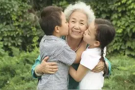 婆婆把大哥家小孩带来家里一起养，你们会介意吗？图片