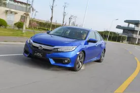 七秒破百！你跟这辆新车飚过红绿灯起步吗图片