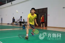济宁：“谁是球王”启动 市民可免费享受乒羽激情图片