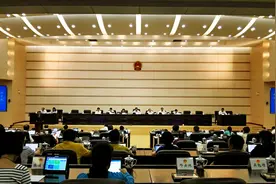 2016上半年昆明GDP增6.4% 去年地方财政收支相抵结余为零图片