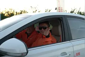 荣威360一箱油跑了1496公里，车主表示出乎意料视频封面