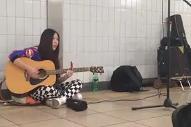 西单女孩天籁之声演绎《天使的翅膀》听到最后听哭了视频封面