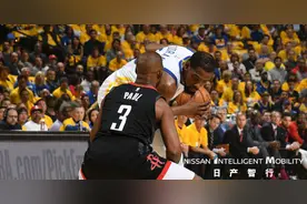 NBA视频集：登哥后撤步迎面射汤神，绿军顶级防守连续封盖字母哥！图片