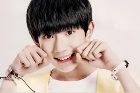 [TFBOYS][新闻]160904 牛奶广告宣传画册 王源的小wink图片