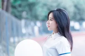 小说：分手十年，白月光带的孩子竟然是原来孩子是他的图片