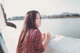 爱上一个人很容易，但要一个人适合你却很难图片