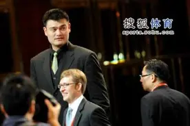 一个美国翻译眼里的姚明    谦虚、伟大、心胸宽阔！图片