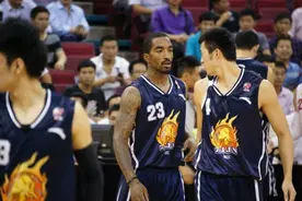 CBA金哨：JR史密斯目中无人，把CBA把搞得乌七八糟图片