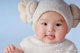 宝宝喜欢吐舌头 吐口水 吐奶 吐泡泡图片