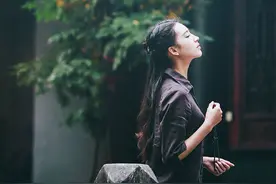 当初我陪你到老的誓言，现在却成了不打扰图片