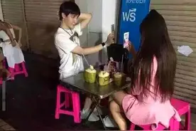 帅哥的心里独白：其实我是在看后面的美女图片