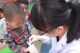 骗孩子说打针抽血不疼，这样的谎言真的好吗？图片