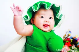 婴幼儿吃东西就吐 吃东西过敏 导致宝宝呼吸困难图片