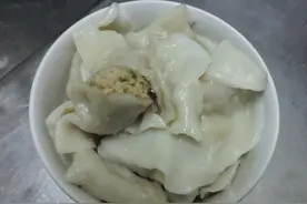 家常私房菜，芹菜鸡肉水饺做法图片