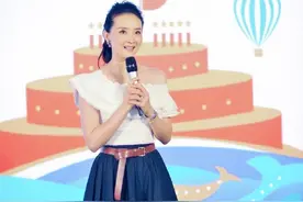 42岁王艳与53岁丈夫王志才的可爱儿子近照曝光图片