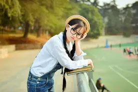 我独自在家洗澡，婆婆突然闯进来大骂我不要脸图片