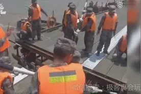 中国工程兵让人震惊的搭桥速度，不得不服！视频封面