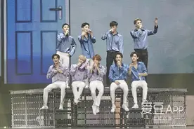[EXO][新闻]160911 比昨天的舞台更精彩的是今天的舞台 EXO x 刘在石刀群舞引发期待图片