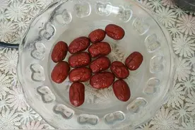 红枣煮鸡蛋图片