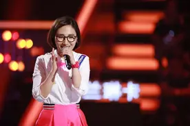 幕后左手二胡右手琵琶，可是鬼马少女姚希偏偏爱唱歌图片