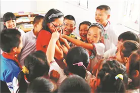 90后女孩扎根山村学校 亦师亦友“孩子王”图片