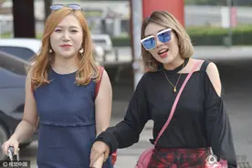 鲁能主场美女云集 球迷盼赢首尔过中秋图片