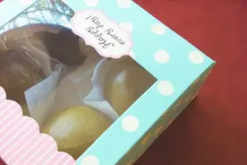 咸蛋黄肉松青团图片