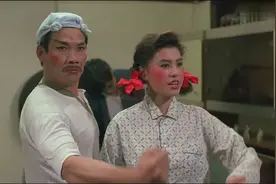 发哥把王祖贤的脚撞断了，上门道歉说错话被赶出门视频封面