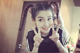 Angelabyby新造型被网友调侃cos金克丝 但是很丑？图片