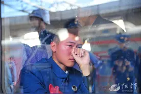 拿着退伍费玩了个一干二净之后图片