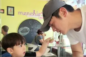 嗯哼与爸爸杜江一言不合就要闹掰，大战之后的结果是和平共处图片