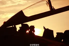 这型飞机的加入才让中国空军能够发挥苏-30的全部性能图片