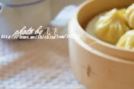 江苏传统有名小吃   蟹黄汤包 原来方法在这里图片